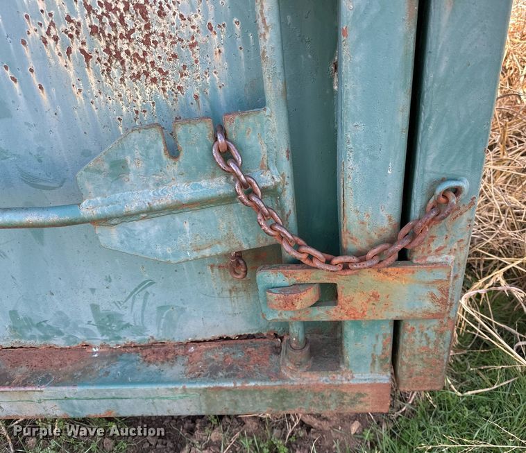 image for item LK9674 Roll-off dumpster