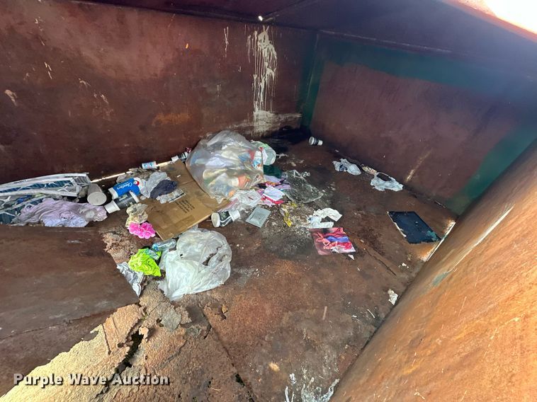 image for item LK9674 Roll-off dumpster