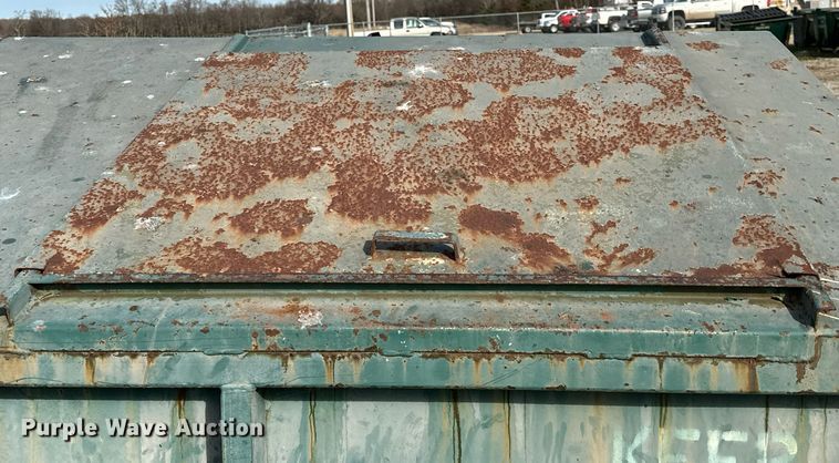 image for item LK9674 Roll-off dumpster