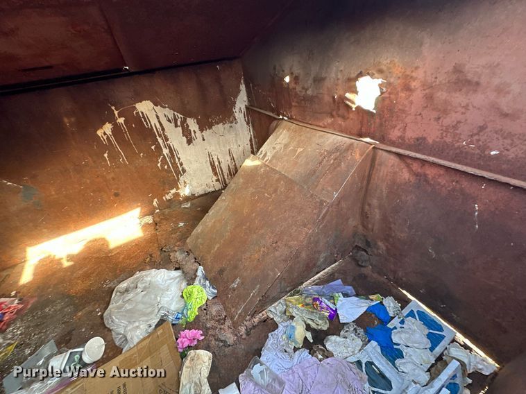 image for item LK9674 Roll-off dumpster