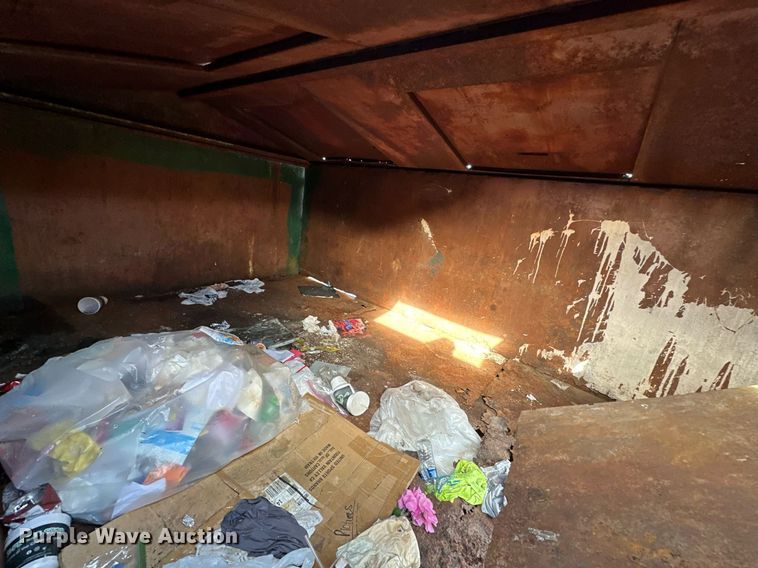 image for item LK9674 Roll-off dumpster