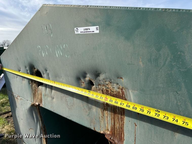 image for item LK9674 Roll-off dumpster
