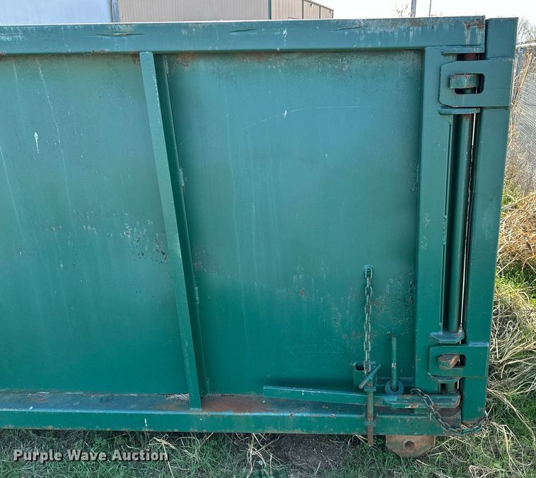 image for item LK9675 Roll-off dumpster
