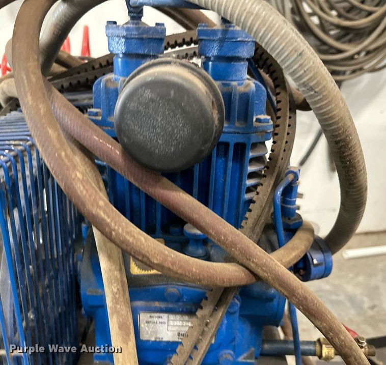 image for item LO9294 Quincy QRO1003S00112  air compressor