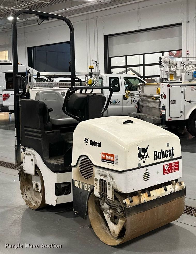 image for item LO9296 2003 Bobcat BCA12S  double drum vibratory roller