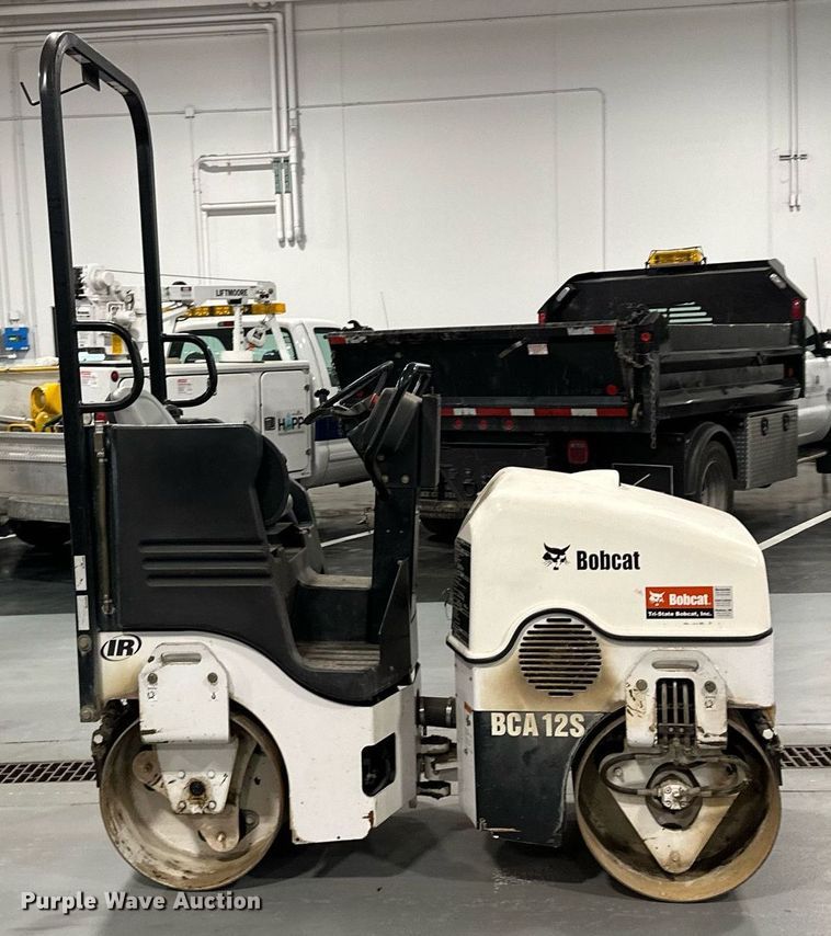 image for item LO9296 2003 Bobcat BCA12S  double drum vibratory roller