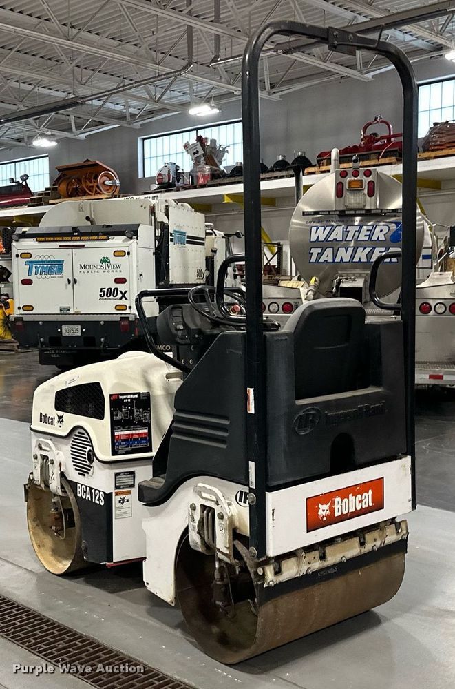 image for item LO9296 2003 Bobcat BCA12S  double drum vibratory roller