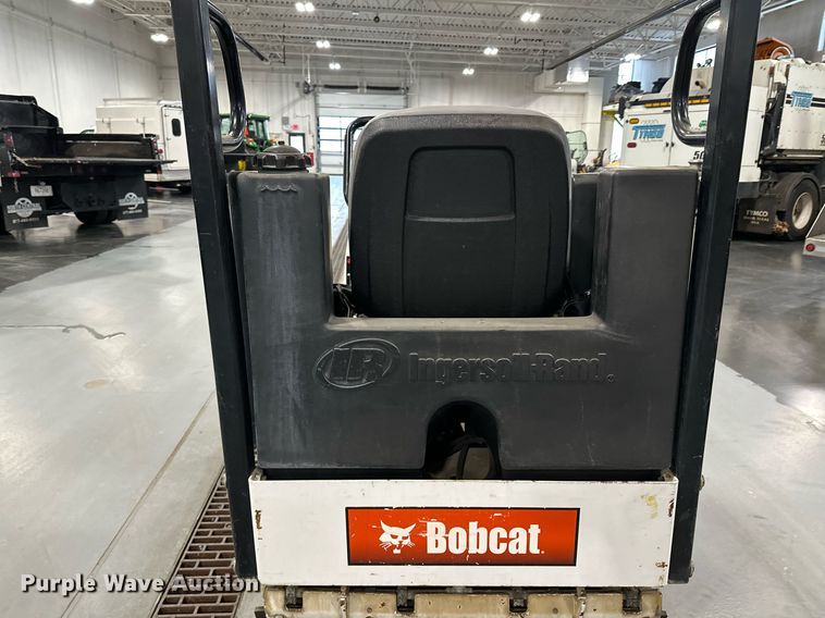 image for item LO9296 2003 Bobcat BCA12S  double drum vibratory roller