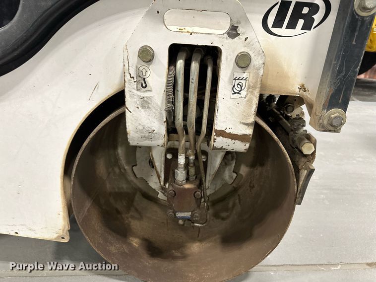 image for item LO9296 2003 Bobcat BCA12S  double drum vibratory roller