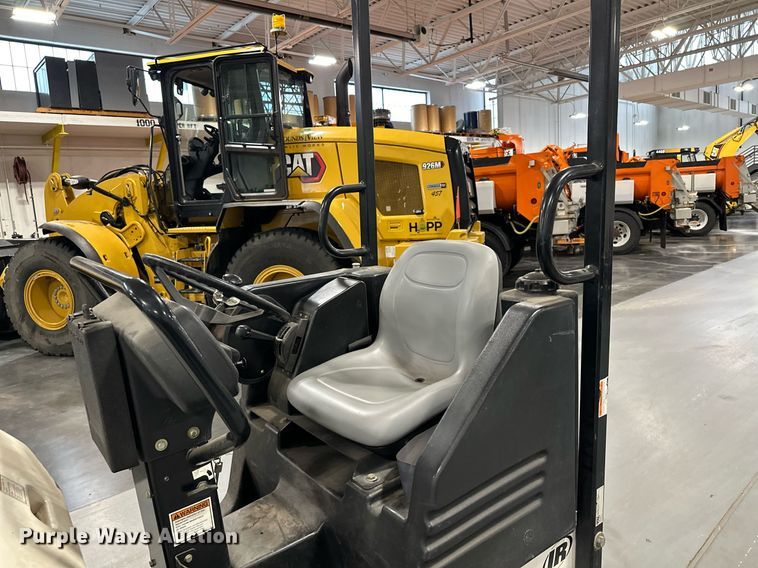 image for item LO9296 2003 Bobcat BCA12S  double drum vibratory roller