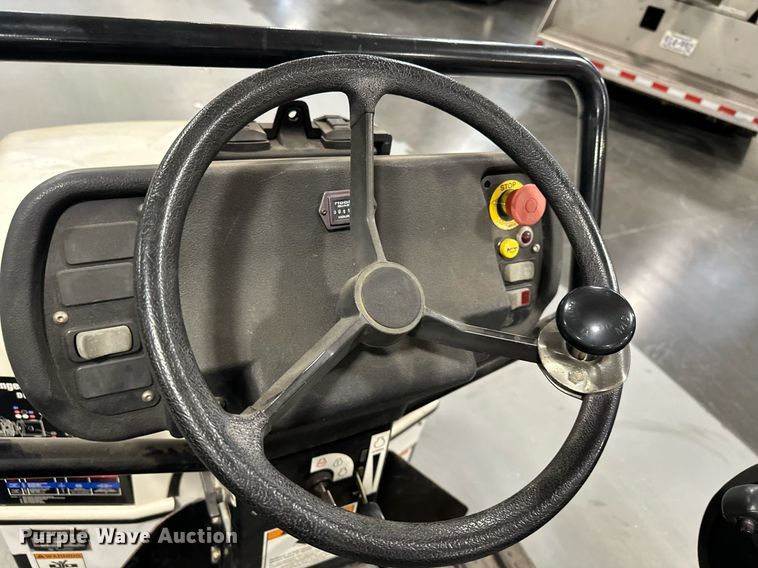 image for item LO9296 2003 Bobcat BCA12S  double drum vibratory roller