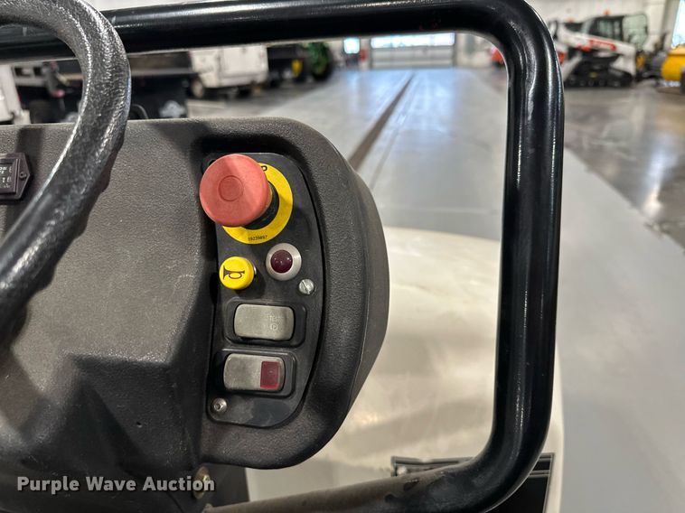 image for item LO9296 2003 Bobcat BCA12S  double drum vibratory roller