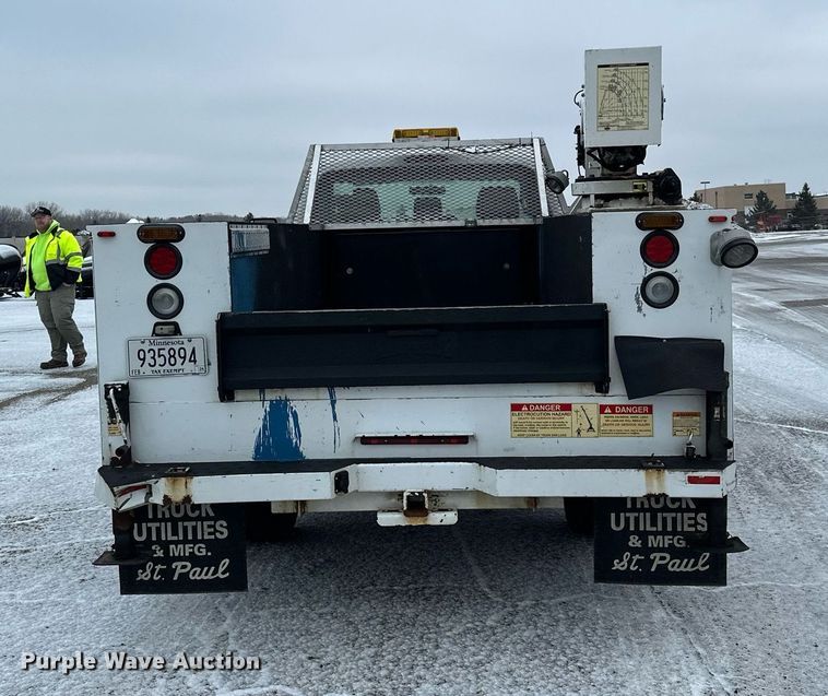 image for item LO9420 2011 Ford F450 Super Duty  utility / service truck