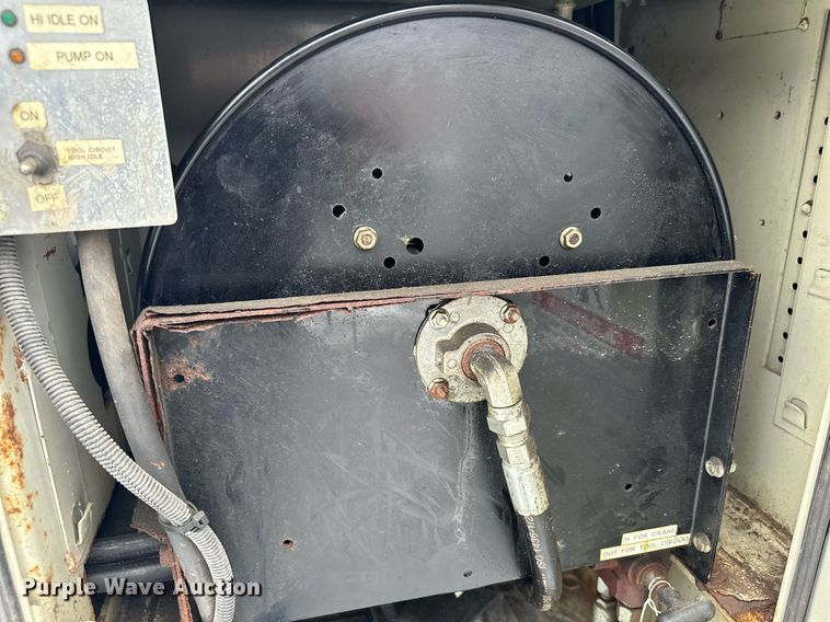 image for item LO9420 2011 Ford F450 Super Duty  utility / service truck