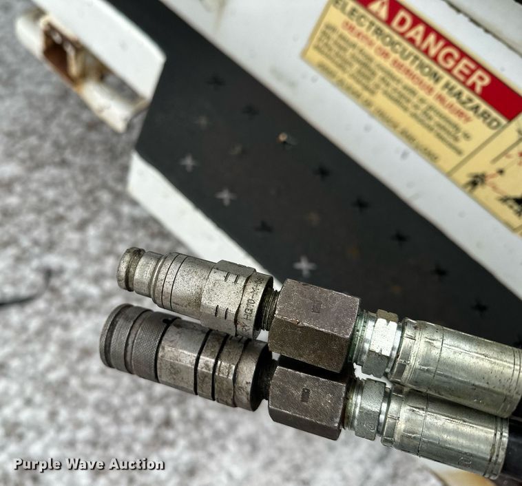 image for item LO9420 2011 Ford F450 Super Duty  utility / service truck