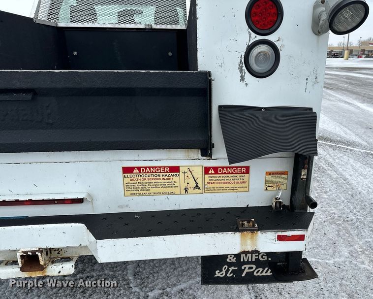 image for item LO9420 2011 Ford F450 Super Duty  utility / service truck