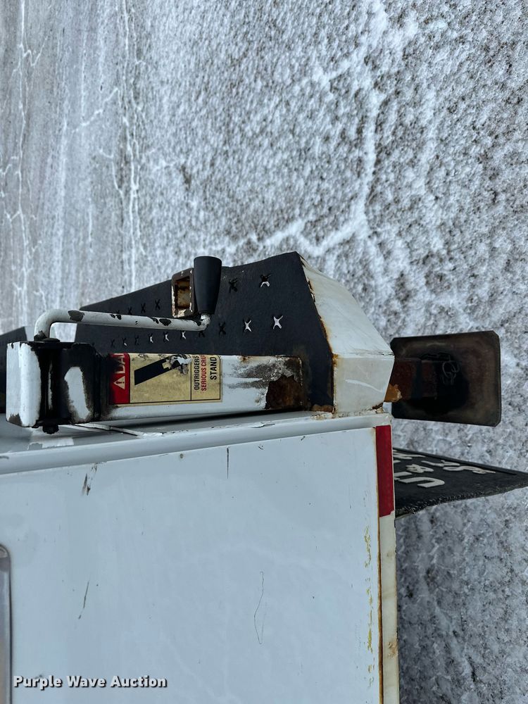 image for item LO9420 2011 Ford F450 Super Duty  utility / service truck