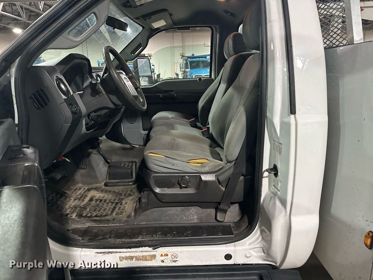 image for item LO9420 2011 Ford F450 Super Duty  utility / service truck