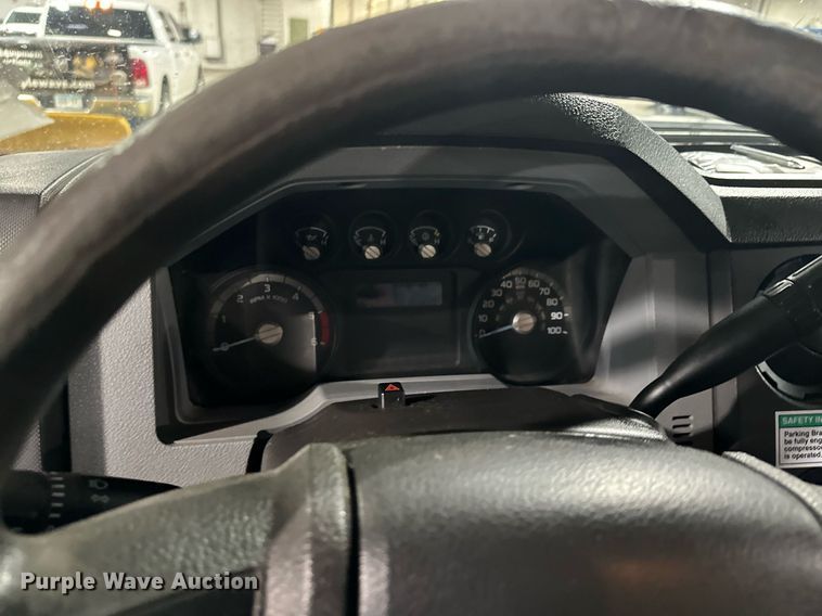 image for item LO9420 2011 Ford F450 Super Duty  utility / service truck