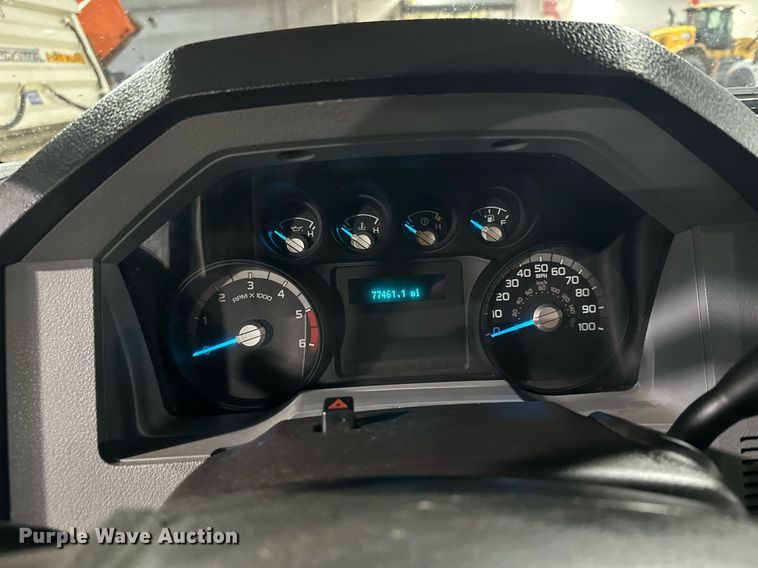 image for item LO9420 2011 Ford F450 Super Duty  utility / service truck