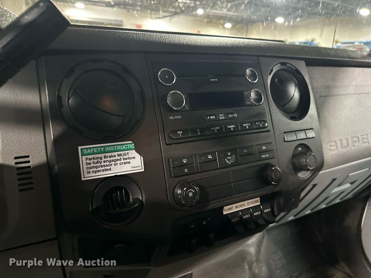 image for item LO9420 2011 Ford F450 Super Duty  utility / service truck