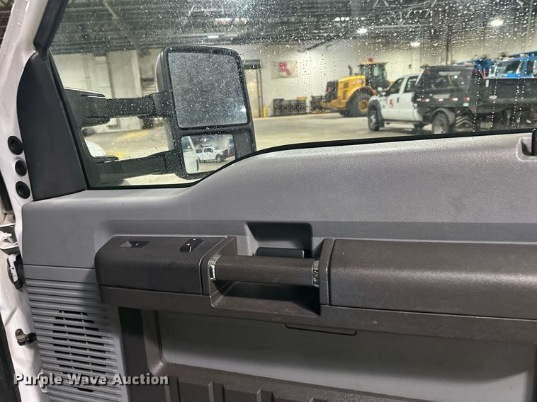 image for item LO9420 2011 Ford F450 Super Duty  utility / service truck