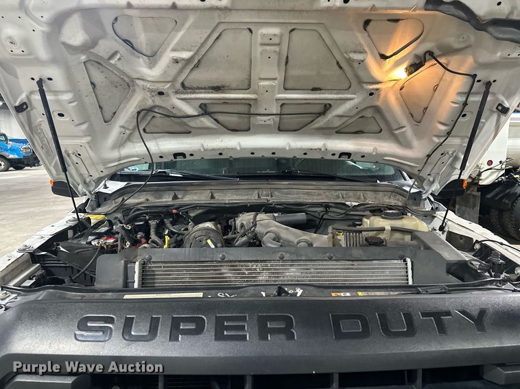 image for item LO9420 2011 Ford F450 Super Duty  utility / service truck