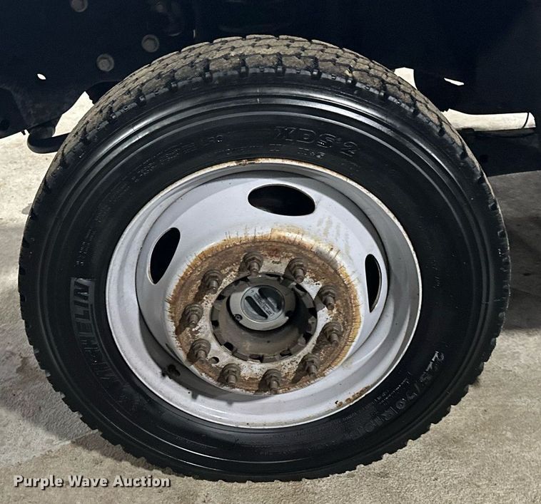 image for item LO9420 2011 Ford F450 Super Duty  utility / service truck