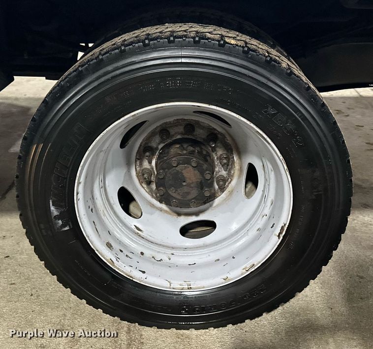 image for item LO9420 2011 Ford F450 Super Duty  utility / service truck