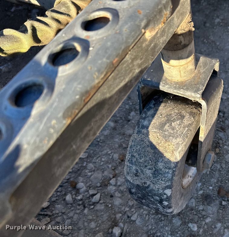 image for item LO9424 2009 Bobcat  skid steer finish mower