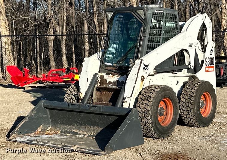 image for item LO9426 2007 Bobcat S300  skid steer loader
