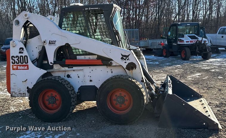 image for item LO9426 2007 Bobcat S300  skid steer loader