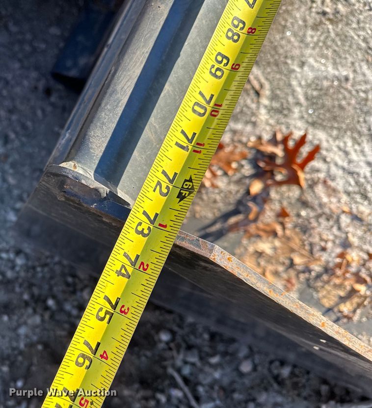 image for item LO9426 2007 Bobcat S300  skid steer loader