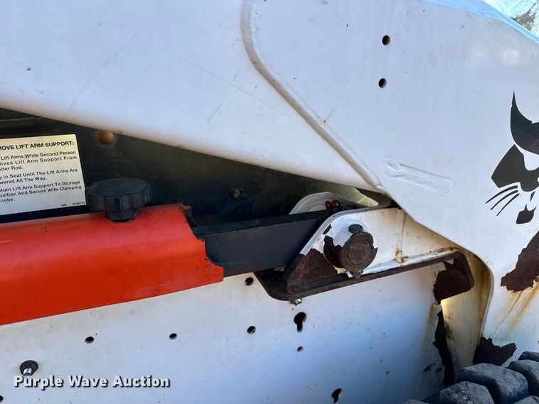 image for item LO9426 2007 Bobcat S300  skid steer loader