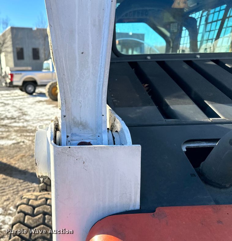 image for item LO9426 2007 Bobcat S300  skid steer loader