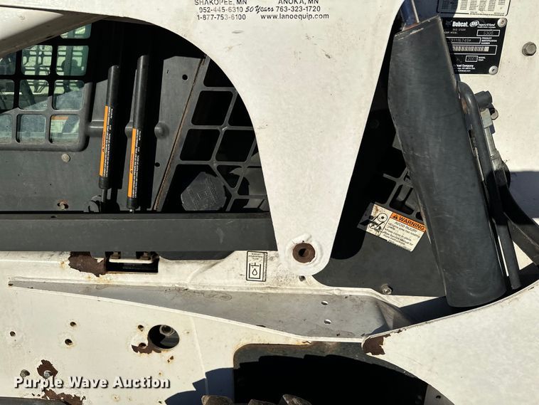 image for item LO9426 2007 Bobcat S300  skid steer loader