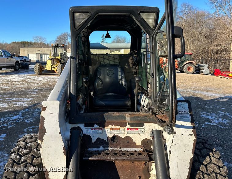 image for item LO9426 2007 Bobcat S300  skid steer loader