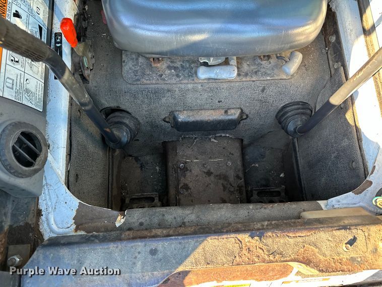 image for item LO9426 2007 Bobcat S300  skid steer loader