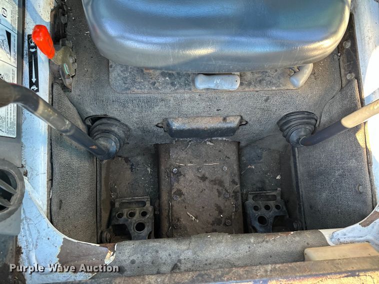 image for item LO9426 2007 Bobcat S300  skid steer loader