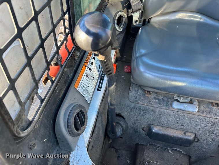 image for item LO9426 2007 Bobcat S300  skid steer loader