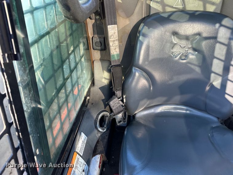 image for item LO9426 2007 Bobcat S300  skid steer loader