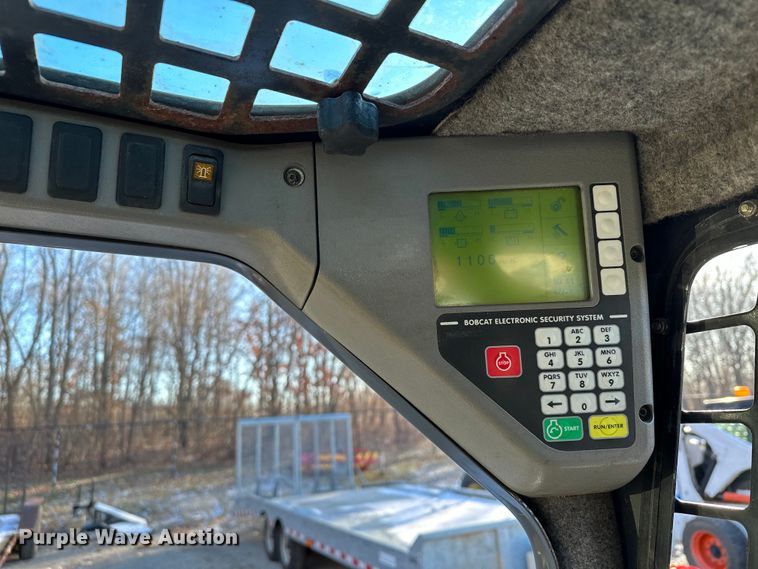 image for item LO9426 2007 Bobcat S300  skid steer loader