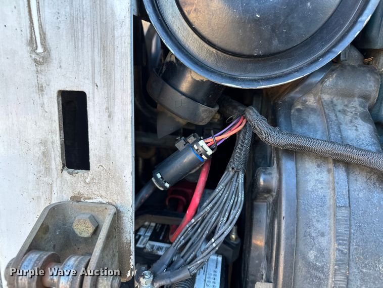 image for item LO9426 2007 Bobcat S300  skid steer loader