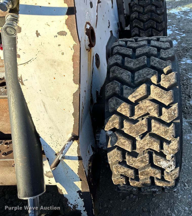 image for item LO9426 2007 Bobcat S300  skid steer loader