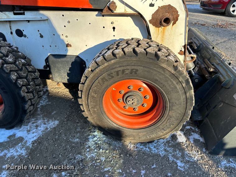 image for item LO9426 2007 Bobcat S300  skid steer loader