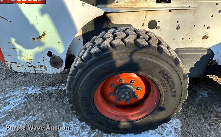 image for item LO9426 2007 Bobcat S300  skid steer loader