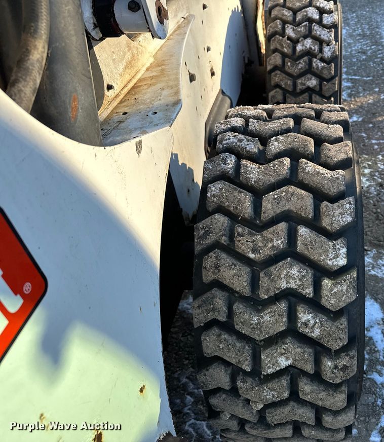 image for item LO9426 2007 Bobcat S300  skid steer loader