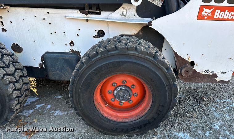 image for item LO9426 2007 Bobcat S300  skid steer loader