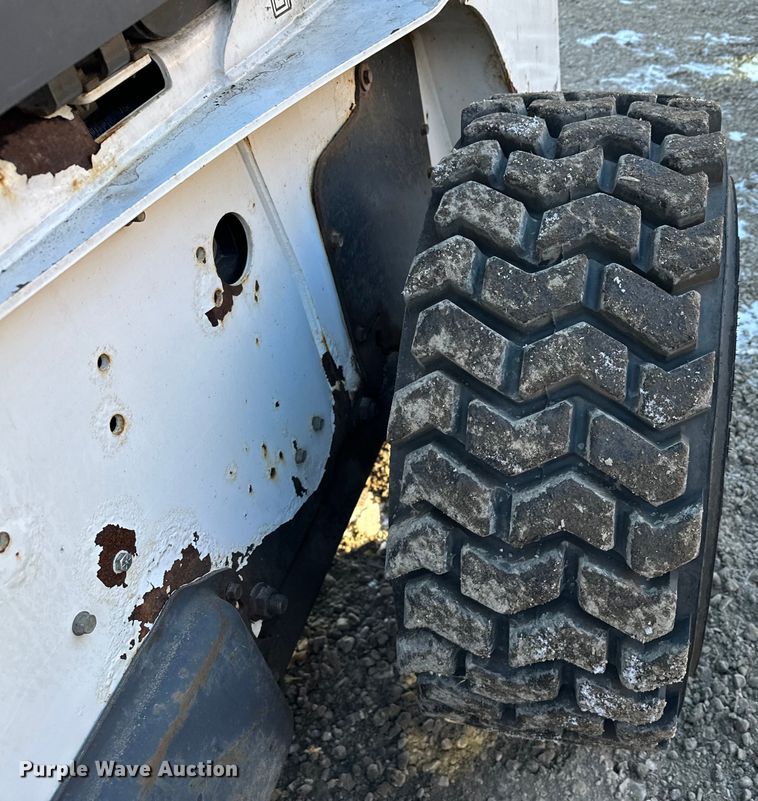 image for item LO9426 2007 Bobcat S300  skid steer loader