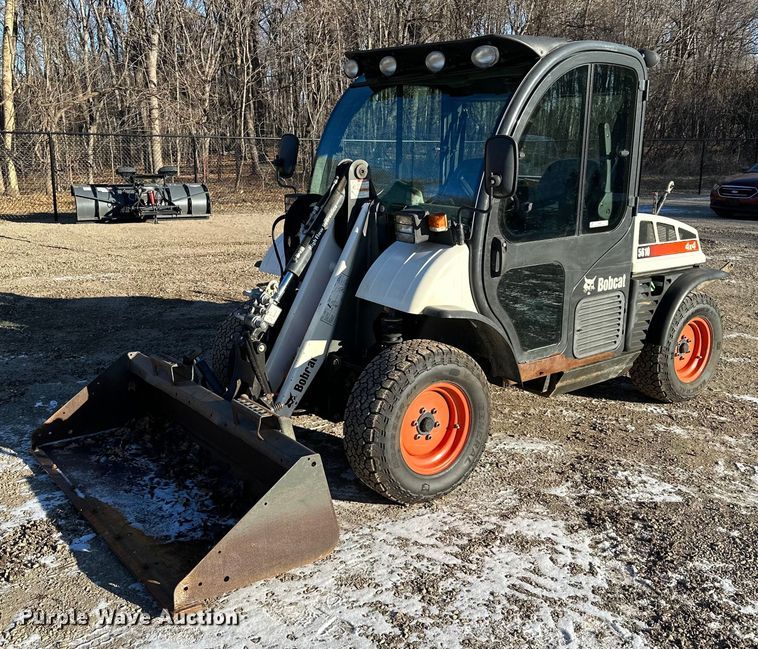 image for item LO9427 2016 Bobcat ToolCat 5610  utility vehicle
